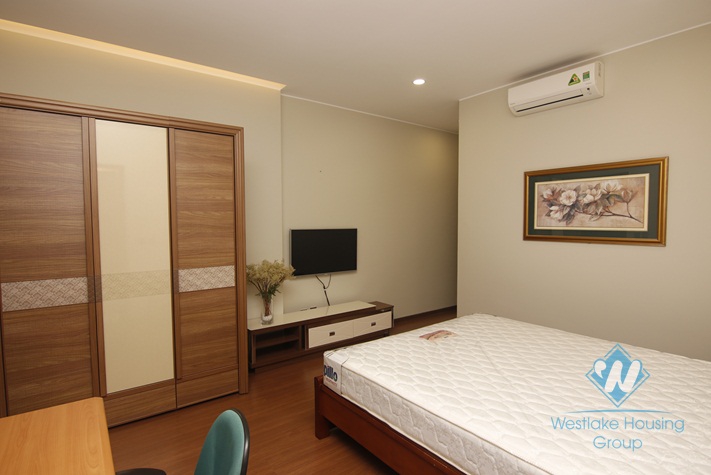 Nice three bedrooms apartment for rent in Trang An complex, Cau Giay district, Ha Noi